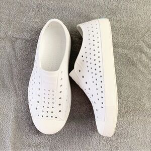 NATIVE “Jefferson” Unisex Kid's White Shoes ~ J4